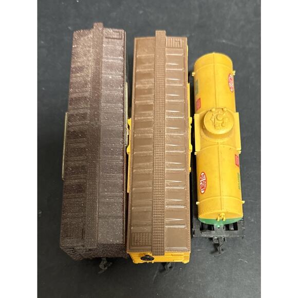 Lot Of 3 HO Scale Box Freight Tanker Western Pacific Chicago Midland Dupont - Picture 4 of 6